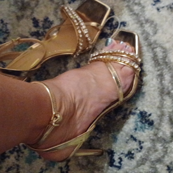 Antonio Melani Faithe Ankle Strap Rhinestone Jewel Detail Heeled Sandals Gold - Picture 3 of 16